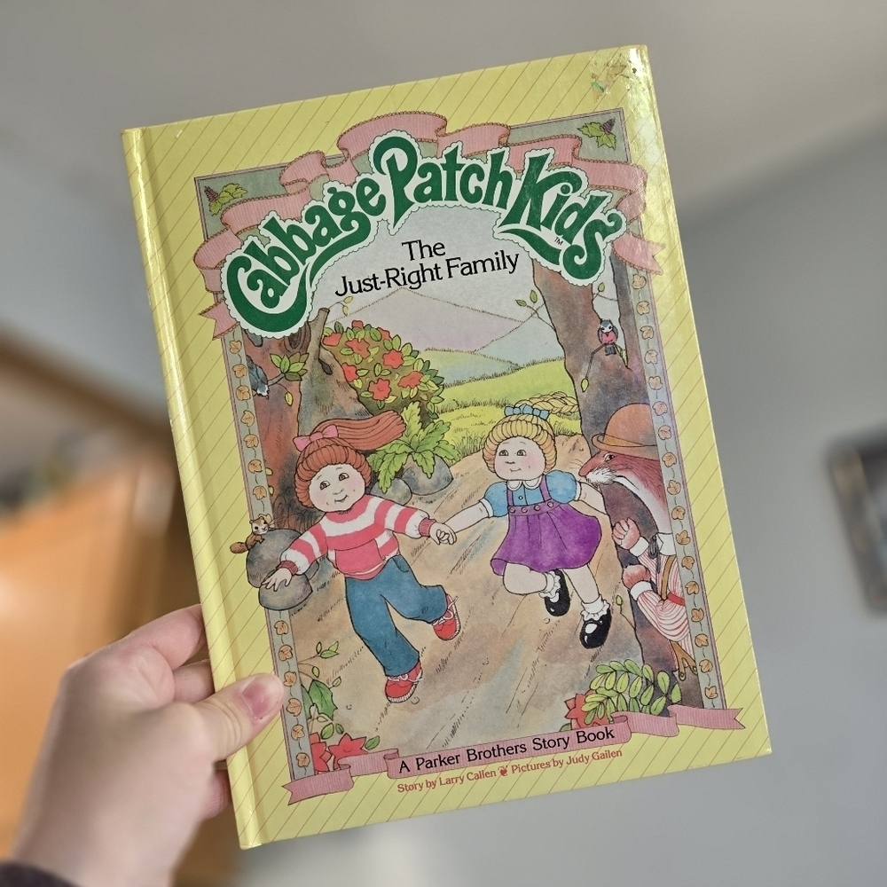 Cabbage Patch Kids - The Just Right Family - Vintage 1984 Book about Adoption